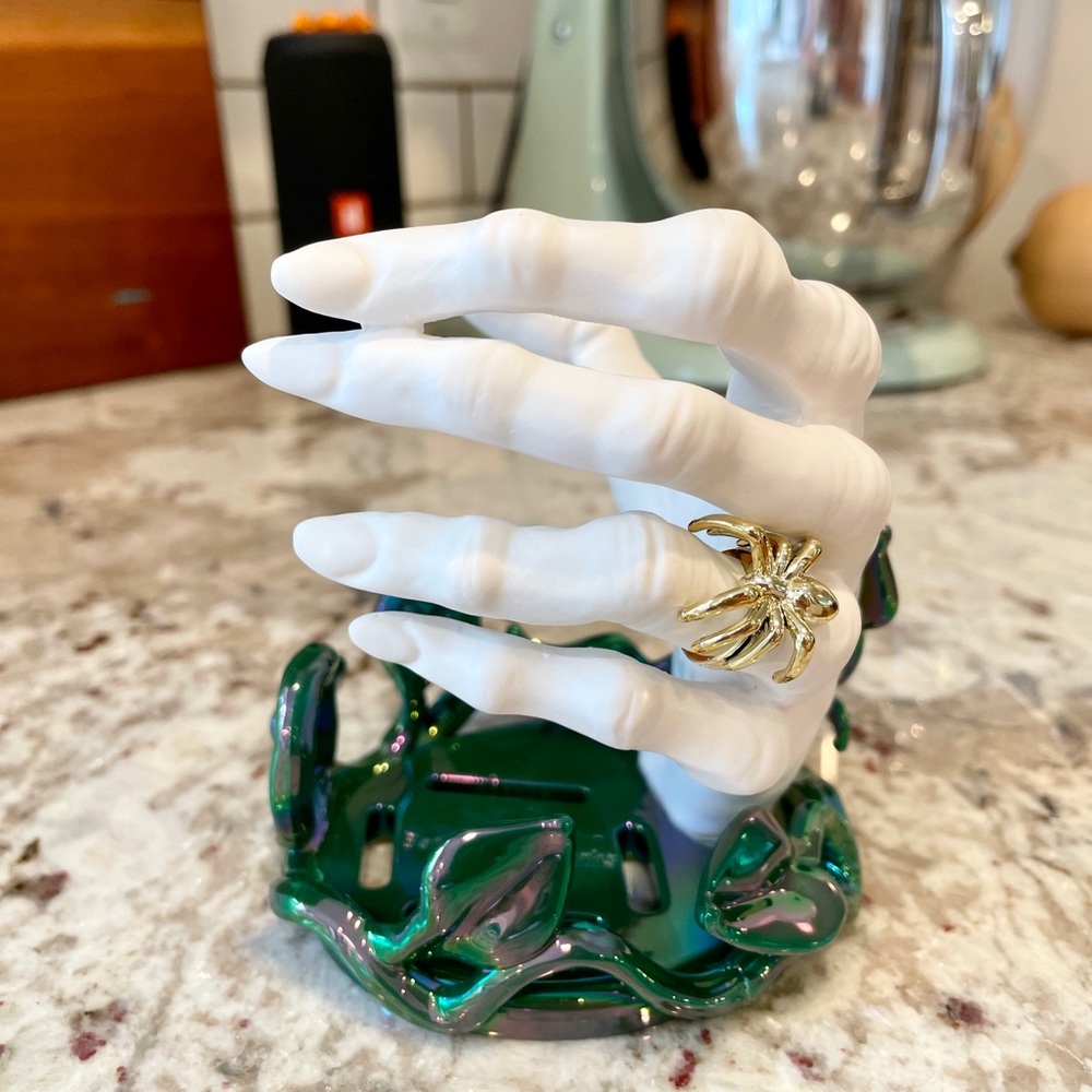 Bath and Body Works Witch Hand Ivy Soap Holder New